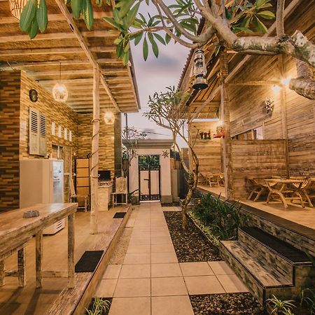 Pange Hostel Lembongan Nusa Lembongan Exterior photo